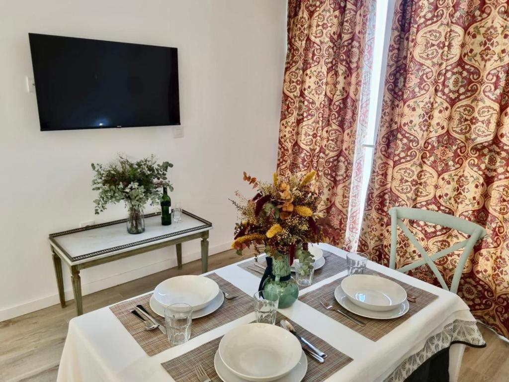 Apartamentos Rg Hospital Valme Севиля Екстериор снимка