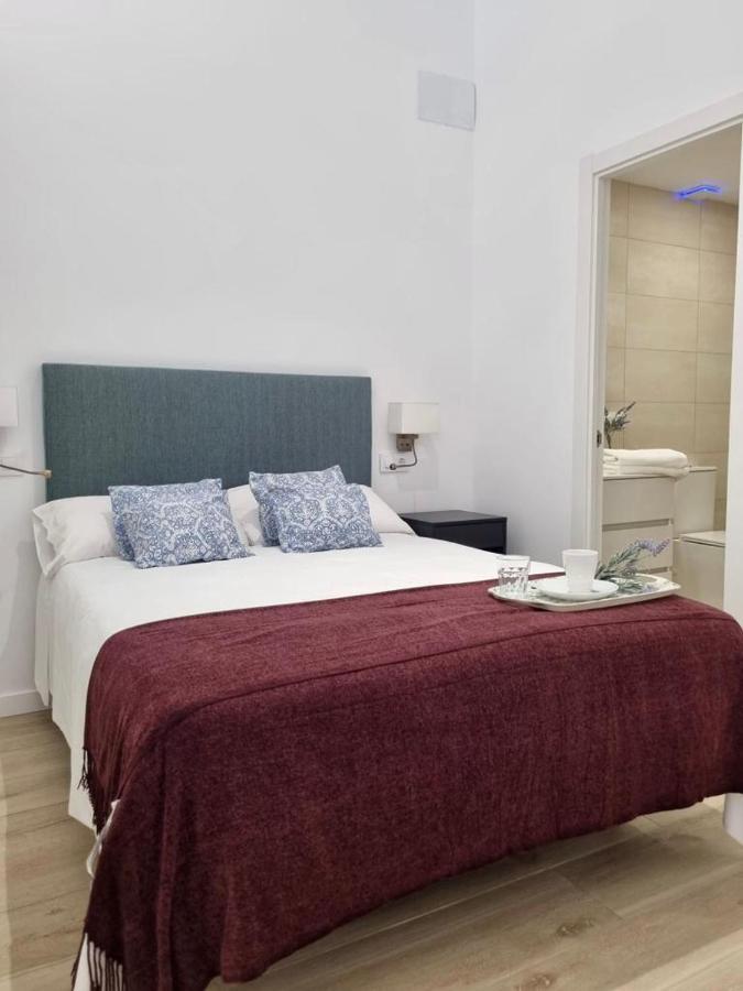 Apartamentos Rg Hospital Valme Севиля Екстериор снимка