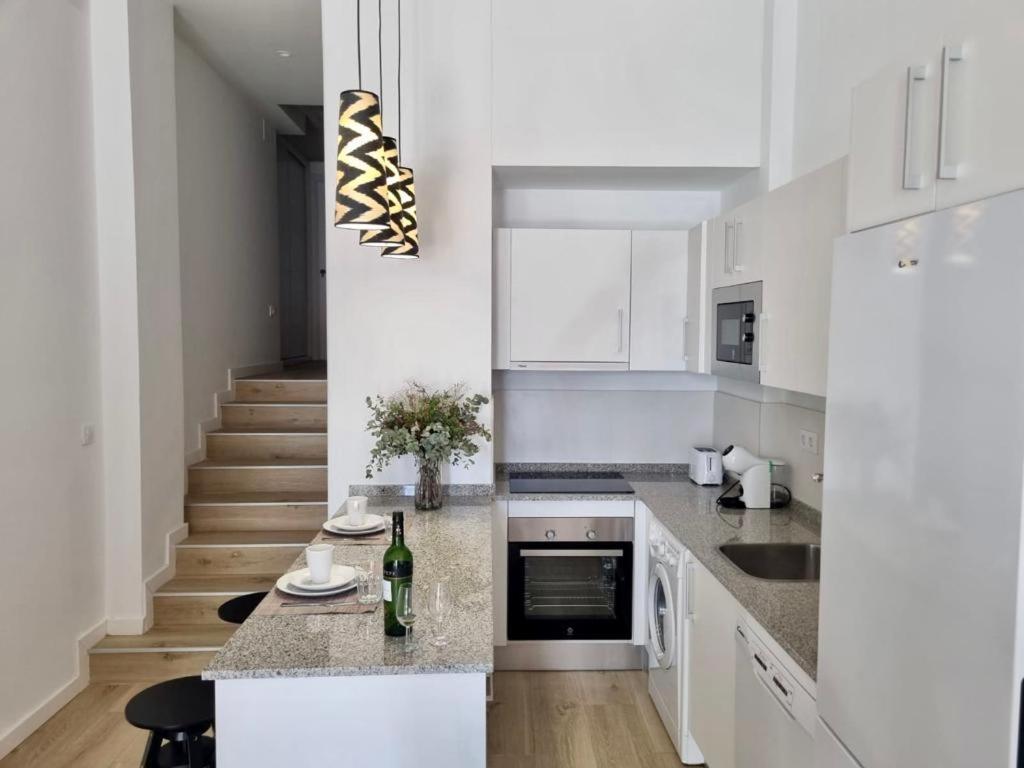 Apartamentos Rg Hospital Valme Севиля Екстериор снимка