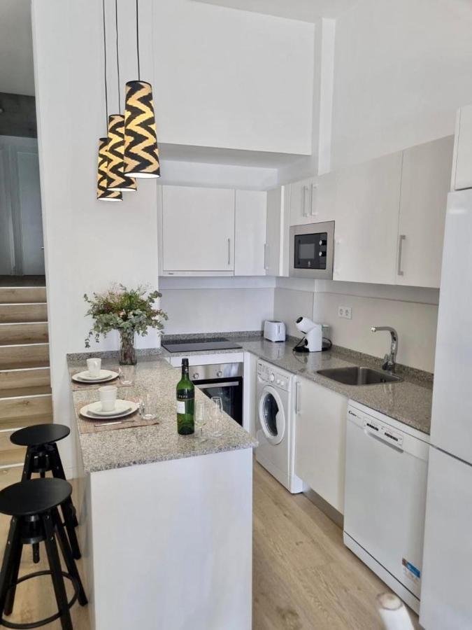 Apartamentos Rg Hospital Valme Севиля Екстериор снимка