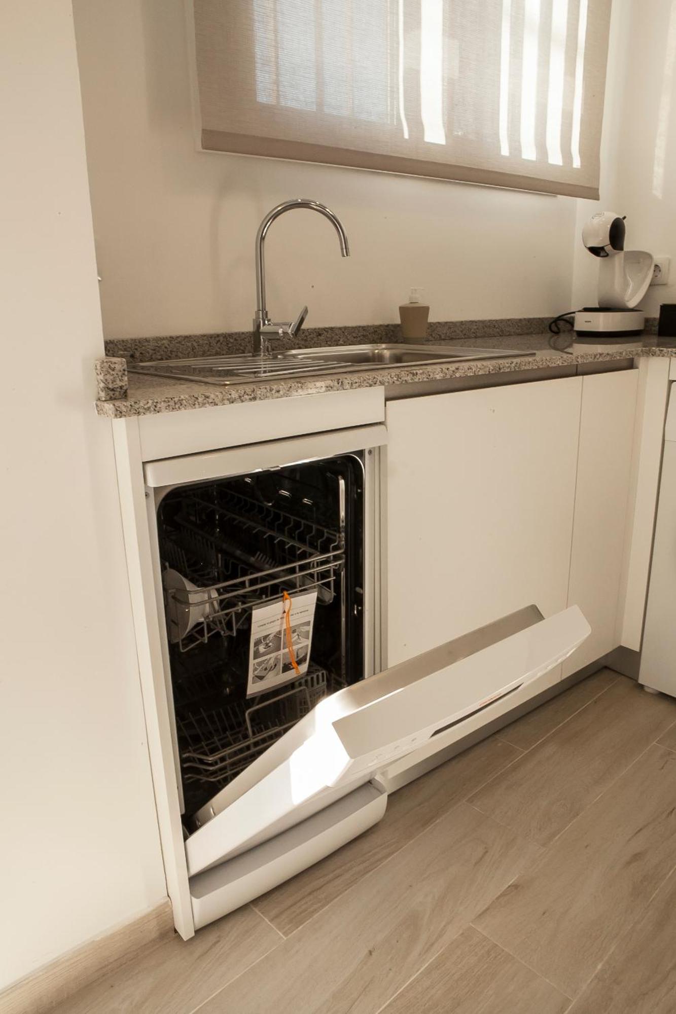 Apartamentos Rg Hospital Valme Севиля Екстериор снимка