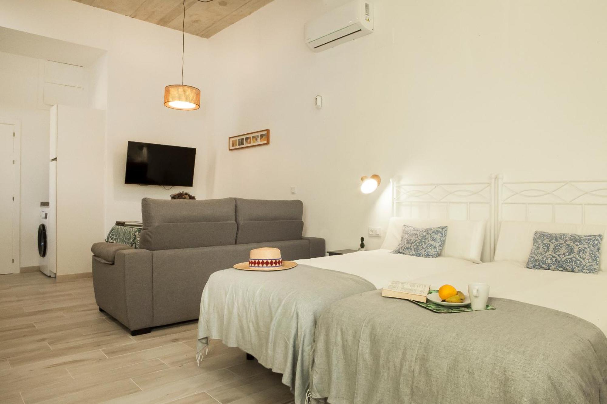 Apartamentos Rg Hospital Valme Севиля Екстериор снимка