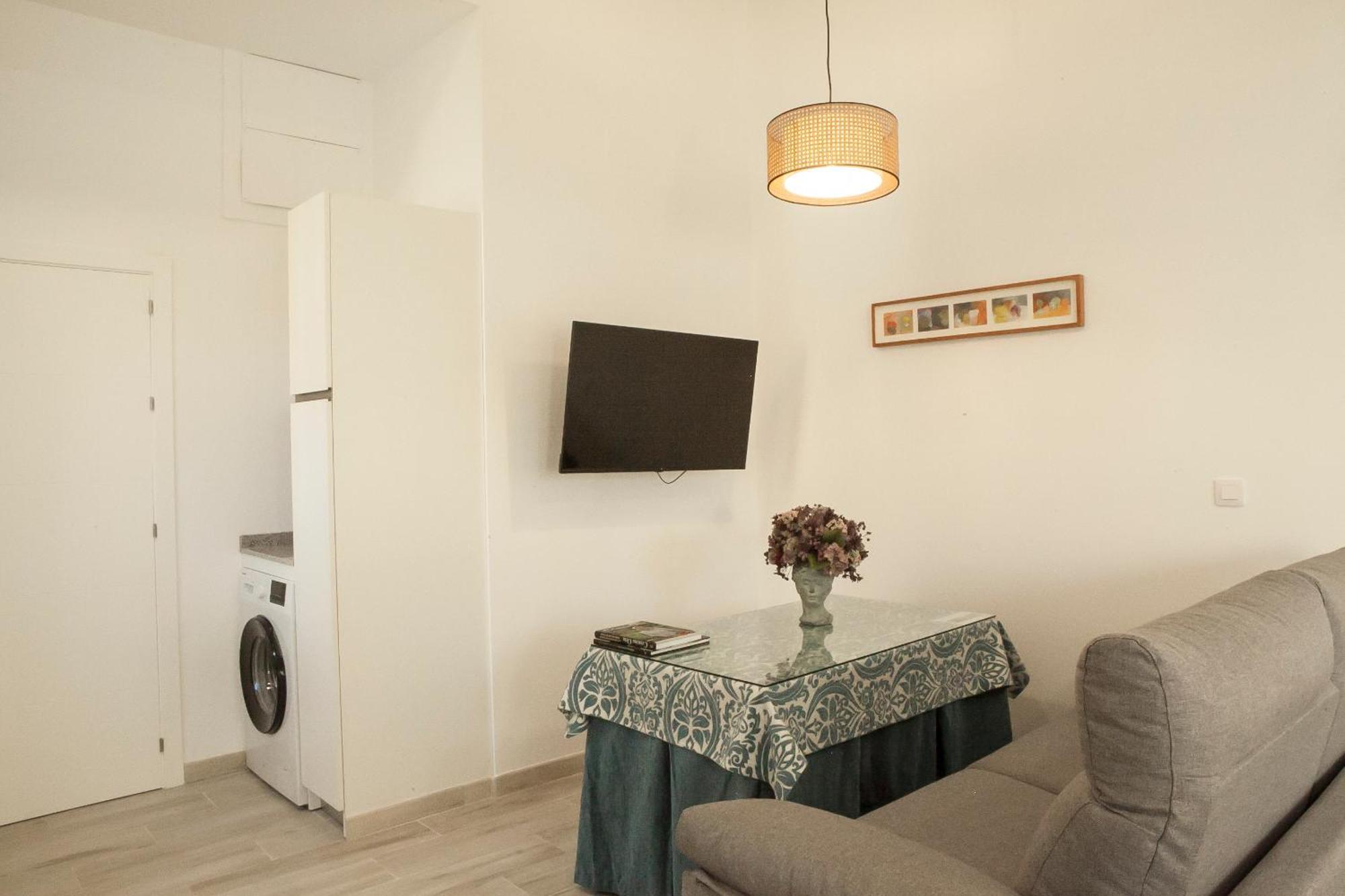 Apartamentos Rg Hospital Valme Севиля Екстериор снимка