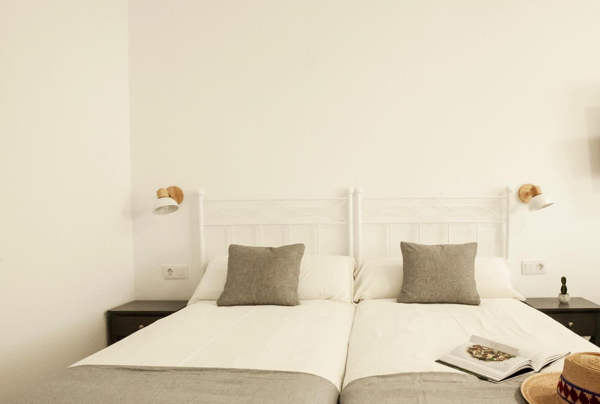 Apartamentos Rg Hospital Valme Севиля Екстериор снимка