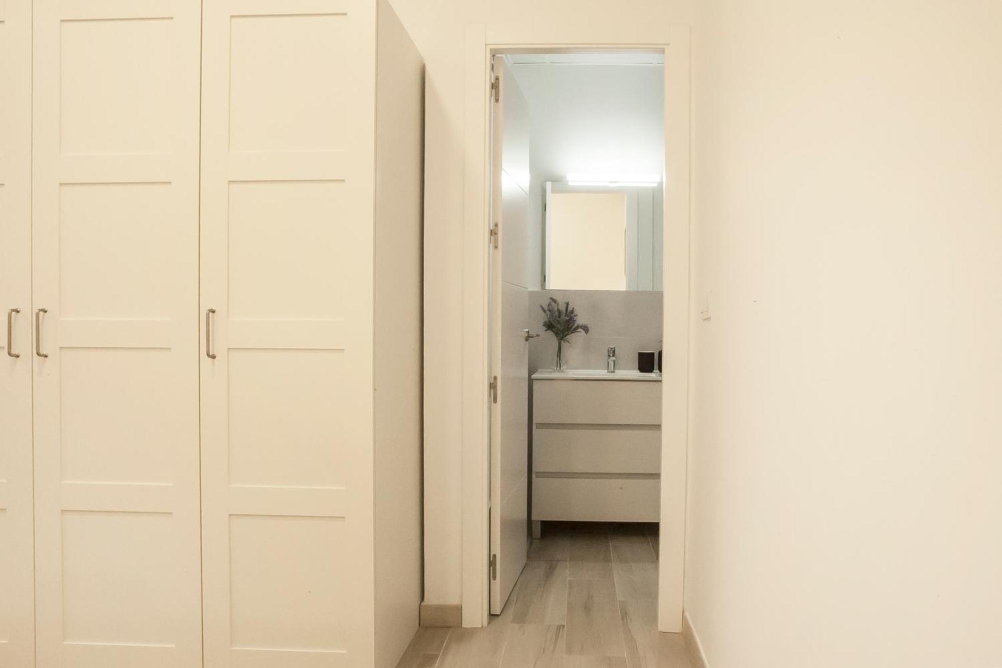 Apartamentos Rg Hospital Valme Севиля Екстериор снимка