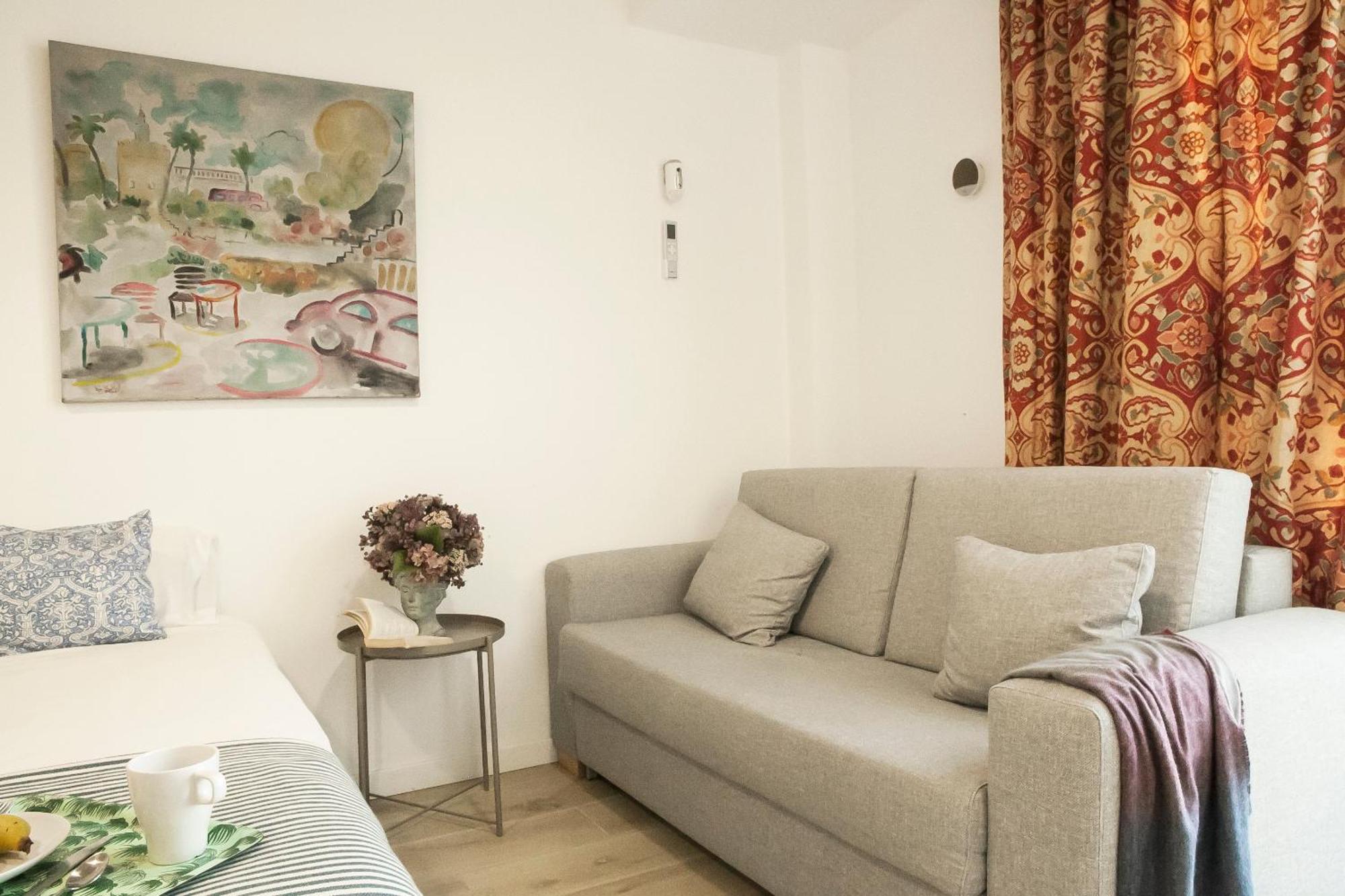 Apartamentos Rg Hospital Valme Севиля Екстериор снимка